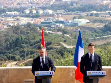 El líder de Vox, Santiago Abascal, junto a Jordan Bardella en Ceuta El líder de Vox, Santiago Abascal, junto a Jordan Bardella en Ceuta