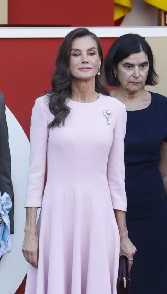 La reina Letizia durante el desfile militar del Día de la Hispanidad 2026