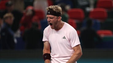 Alejandro Davidovich Fokina celebra su victoria ante Hurkacz en Shangh&aacute;i