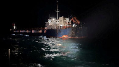 Bulgaria apunta a Rusia tras el ataque con drones que ha hundido un carguero dejando 11 desaparecidos en el mar Negro 