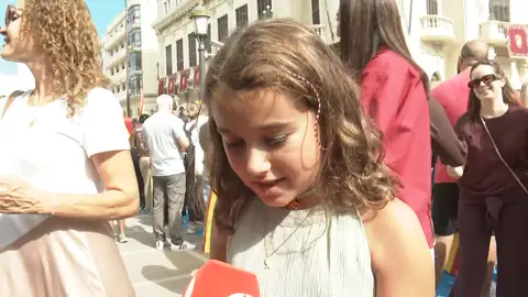 Paula, la niña que ha entregado una carta a los reyes en Ceuta Paula, la niña que ha entregado una carta a los reyes en Ceuta