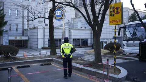 Al menos ocho heridos en un ataque con arma blanca en un centro comercial de Seúl Al menos ocho heridos en un ataque con arma blanca en un centro comercial de Seúl