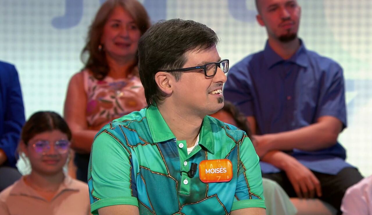 El misterio del polo verde de Mois&eacute;s que fascina a Roberto Leal: &ldquo;Muy caro&rdquo;