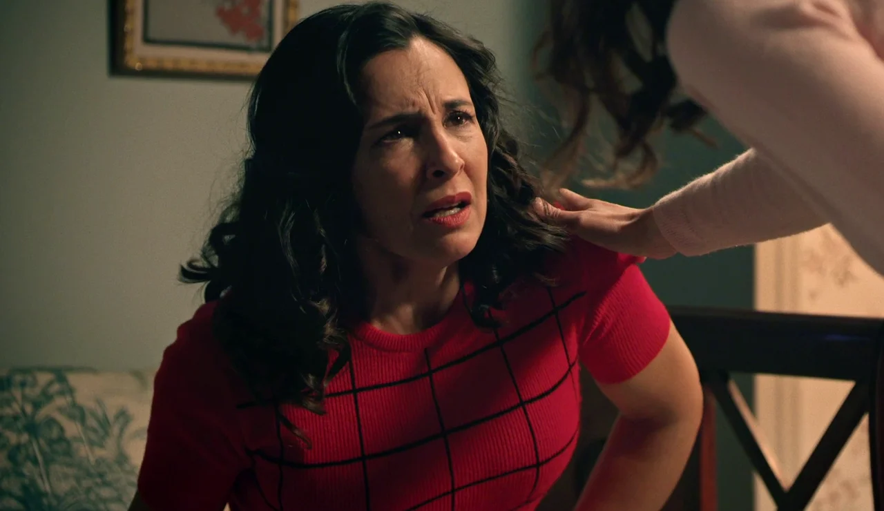 Begoña acusa a Beatriz de traicionar su confianza cuando la niñera comienza a sangrar… ¿perderá a su bebé?