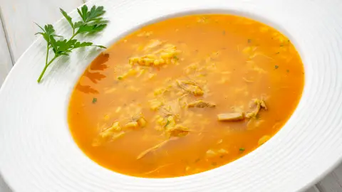 Karlos Arguiñano enseña a hacer una sopa de cordero "rica y con fundamento" Karlos Arguiñano enseña a hacer una sopa de cordero "rica y con fundamento"