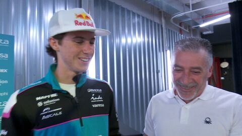 M&aacute;ximo Quiles, campe&oacute;n de Moto 3, con Javier Alba