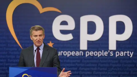 Feijóo promete una investigación sobre la "invasión" de Ceuta y buques marroquíes en aguas españolas que elevará a la UE Feijóo promete una investigación sobre la "invasión" de Ceuta y buques marroquíes en aguas españolas que elevará a la UE