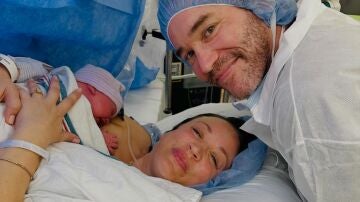 Kaley Cuoco y Tom Pelphrey dan la bienvenida a su segunda hija