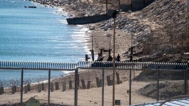 La ampliaci&oacute;n de los espigones de las dos fronteras de Ceuta, en marcha con las primeras inspecciones subacu&aacute;ticas