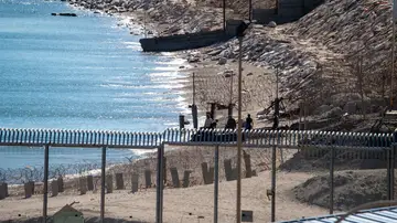 La ampliación de los espigones de las dos fronteras de Ceuta, en marcha con las primeras inspecciones subacuáticas La ampliación de los espigones de las dos fronteras de Ceuta, en marcha con las primeras inspecciones subacuáticas