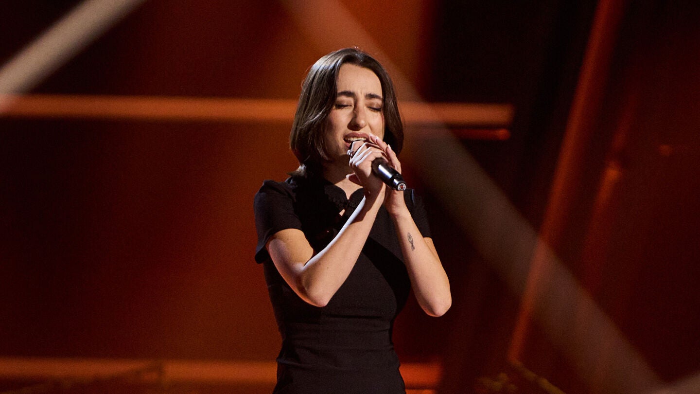 Marina canta ‘Si te vas’ de Extremoduro en La Voz y entra en el equipo de Pablo López 
