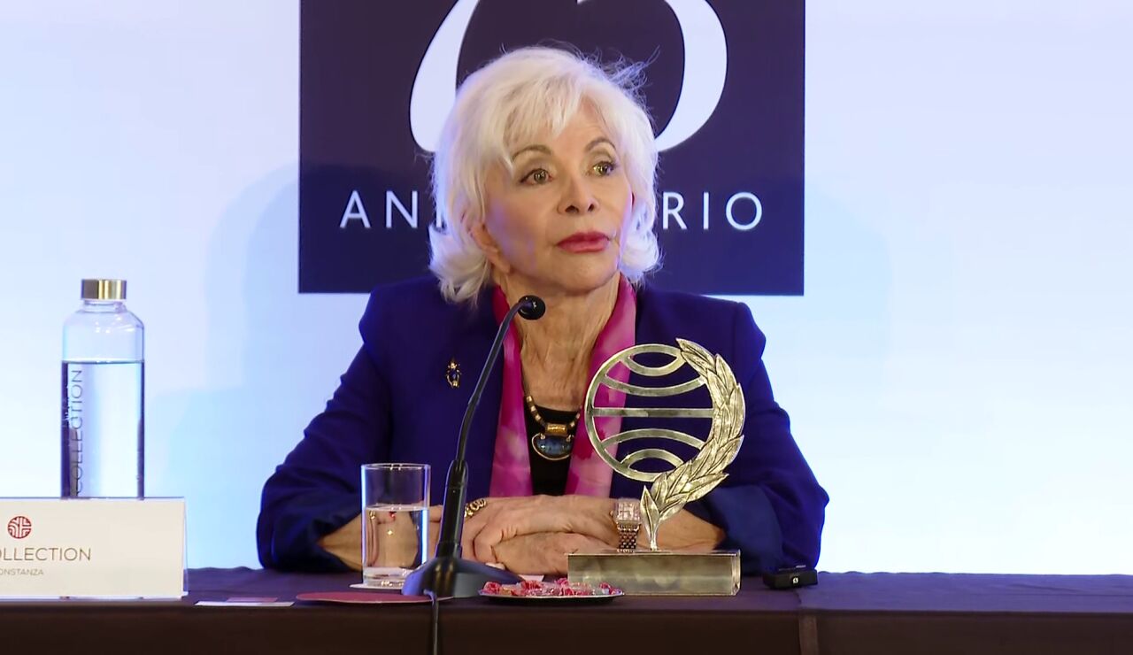  Isabel Allende, tras recibir el Premio Planeta: "A m&iacute; me importa mucho la democracia porque s&eacute; lo que significa perderla"