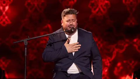 José canta 'Me quedo contigo' en el escenario de La Voz: "Ha sido un arranque magistral" José canta 'Me quedo contigo' en el escenario de La Voz: "Ha sido un arranque magistral"