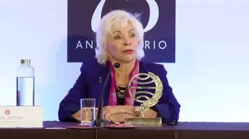 Isabel Allende, tras recibir el Premio Planeta: "A mí me importa mucho la democracia porque sé lo que significa perderla" Isabel Allende, tras recibir el Premio Planeta: "A mí me importa mucho la democracia porque sé lo que significa perderla"