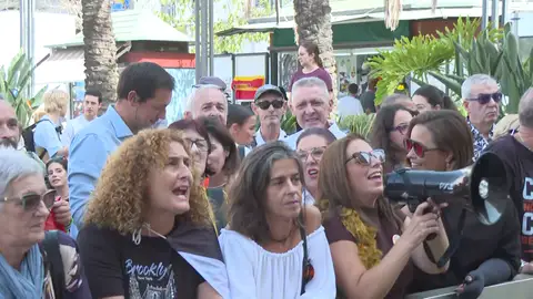 Abucheos ante la llegada de Marlaska Abucheos ante la llegada de Marlaska