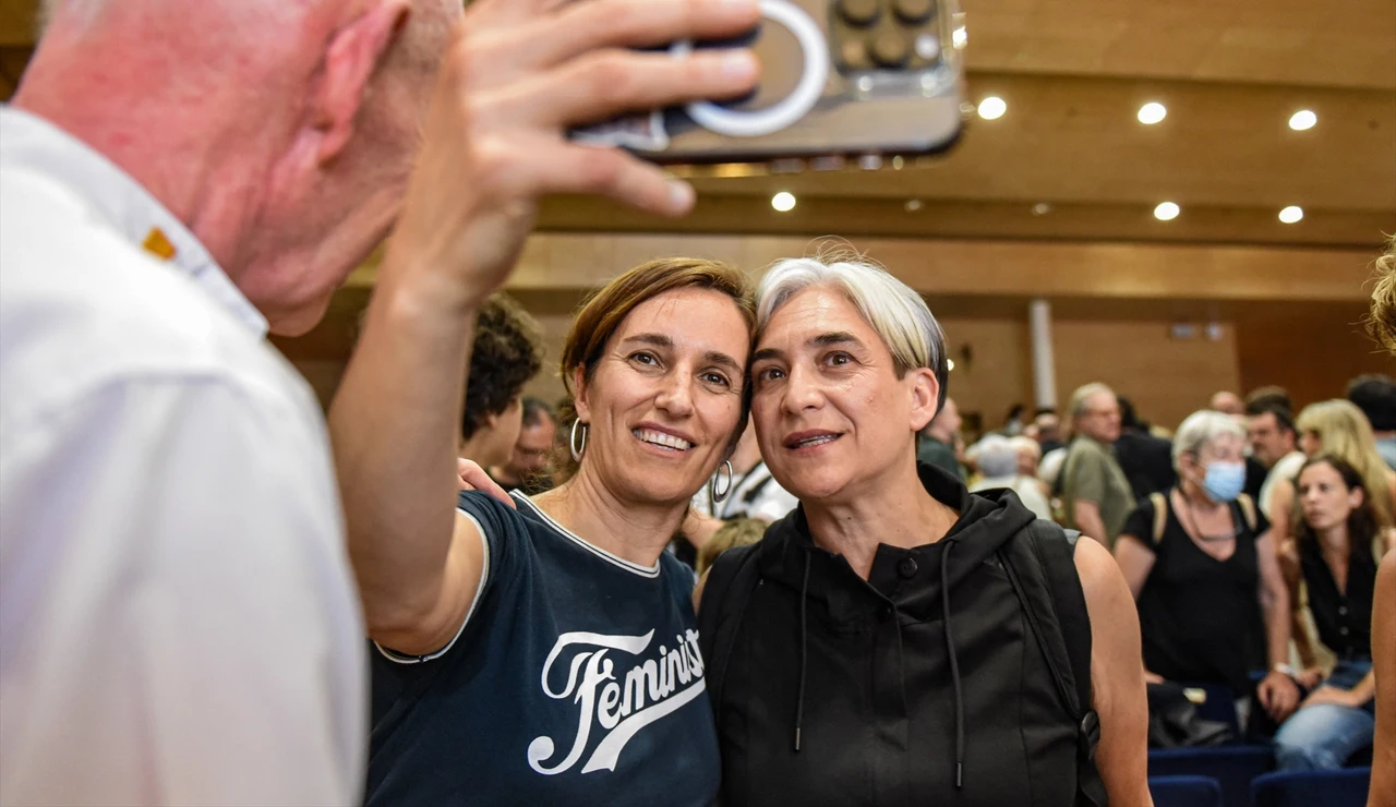 Imagen de Mónica García y Ada Colau