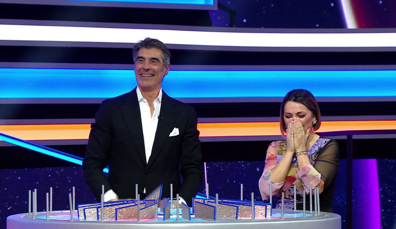 Jorge Fern&aacute;ndez y Alicia en La ruleta de la suerte noche