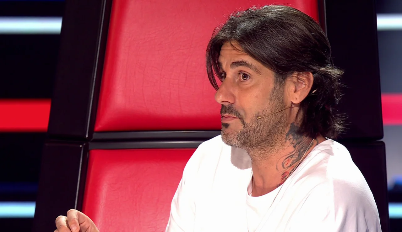 Melendi reconoce que a veces desafina en sus conciertos y no le importa: “El público se lo está pasando bien conmigo”