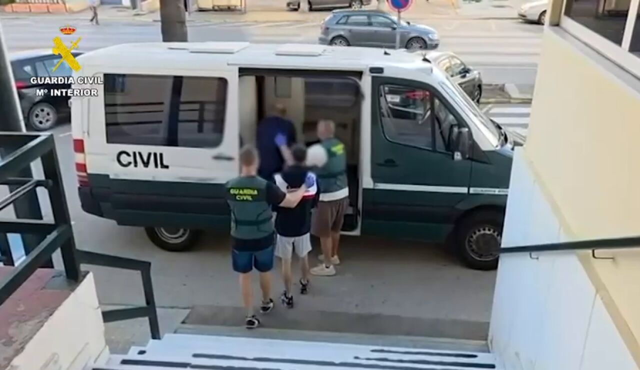  Desmantelan una base log&iacute;stica del narcotr&aacute;fico en C&aacute;diz con m&aacute;s de 10.000 litros de gasolina