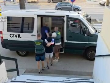  Desmantelan una base log&iacute;stica del narcotr&aacute;fico en C&aacute;diz con m&aacute;s de 10.000 litros de gasolina