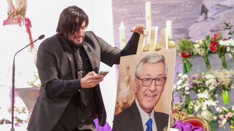 Rafael Amargo en el funeral de su padre
