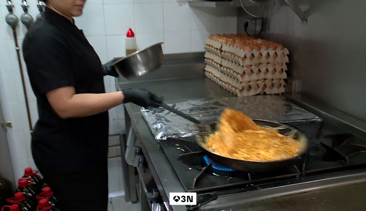 Los productos b&aacute;sicos siguen disparados: "Hacer una tortilla cuesta casi el doble que en 2019"