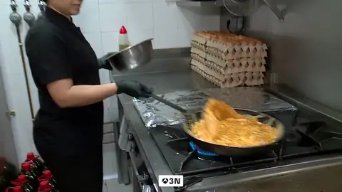 Los productos básicos siguen disparados: "Hacer una tortilla cuesta casi el doble que en 2019" Los productos básicos siguen disparados: "Hacer una tortilla cuesta casi el doble que en 2019"