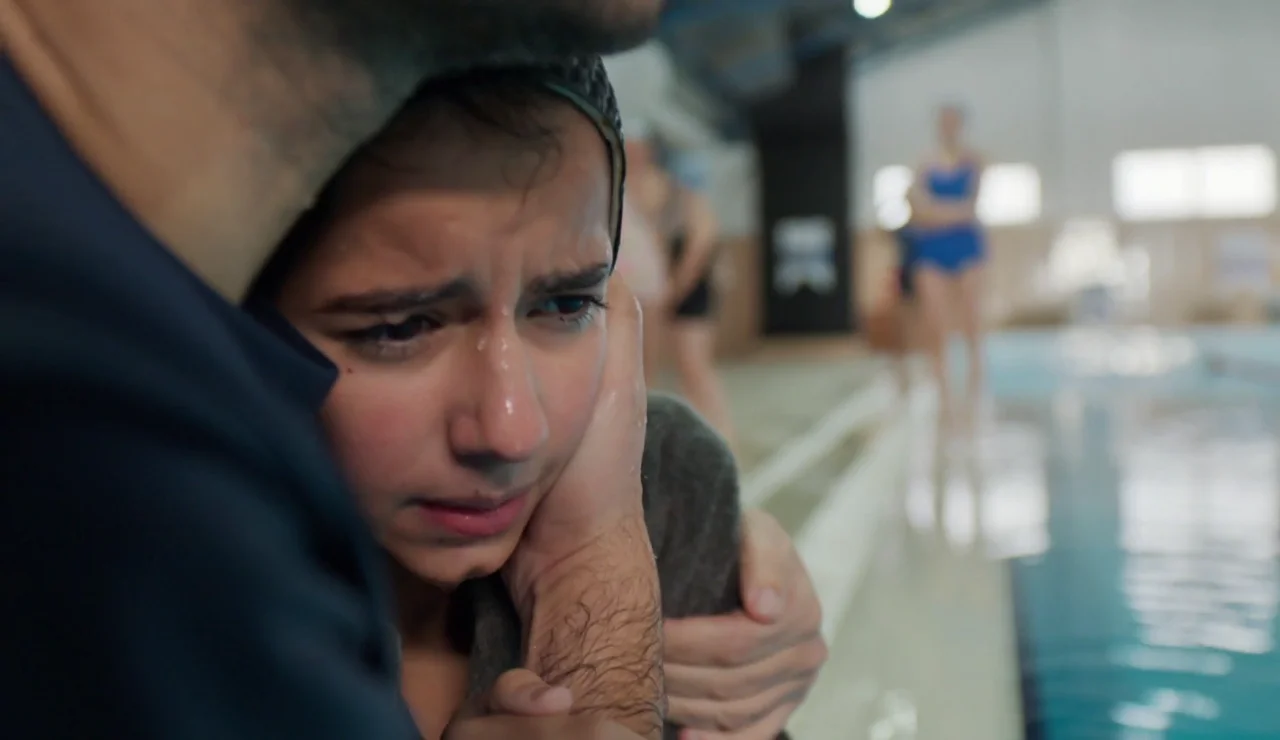 ¡Menudo susto! Ilkin se bloquea en mitad de la competición de natación y casi se ahoga