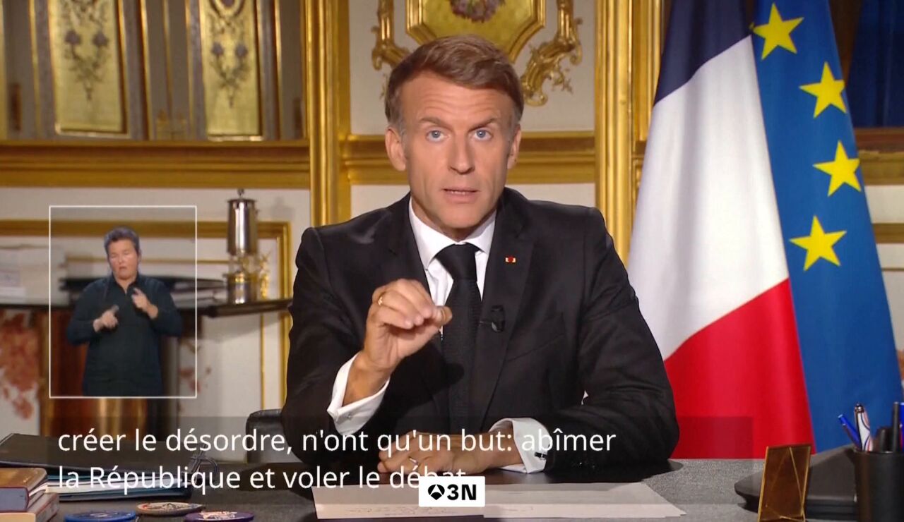 Macron amenaza con prohibir reuniones tras los disturbios en Francia y promete "mano firme" contra los saqueadores
