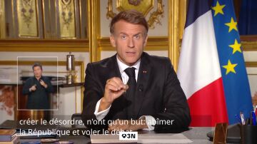 Macron amenaza con prohibir reuniones tras los disturbios en Francia y promete "mano firme" contra los saqueadores