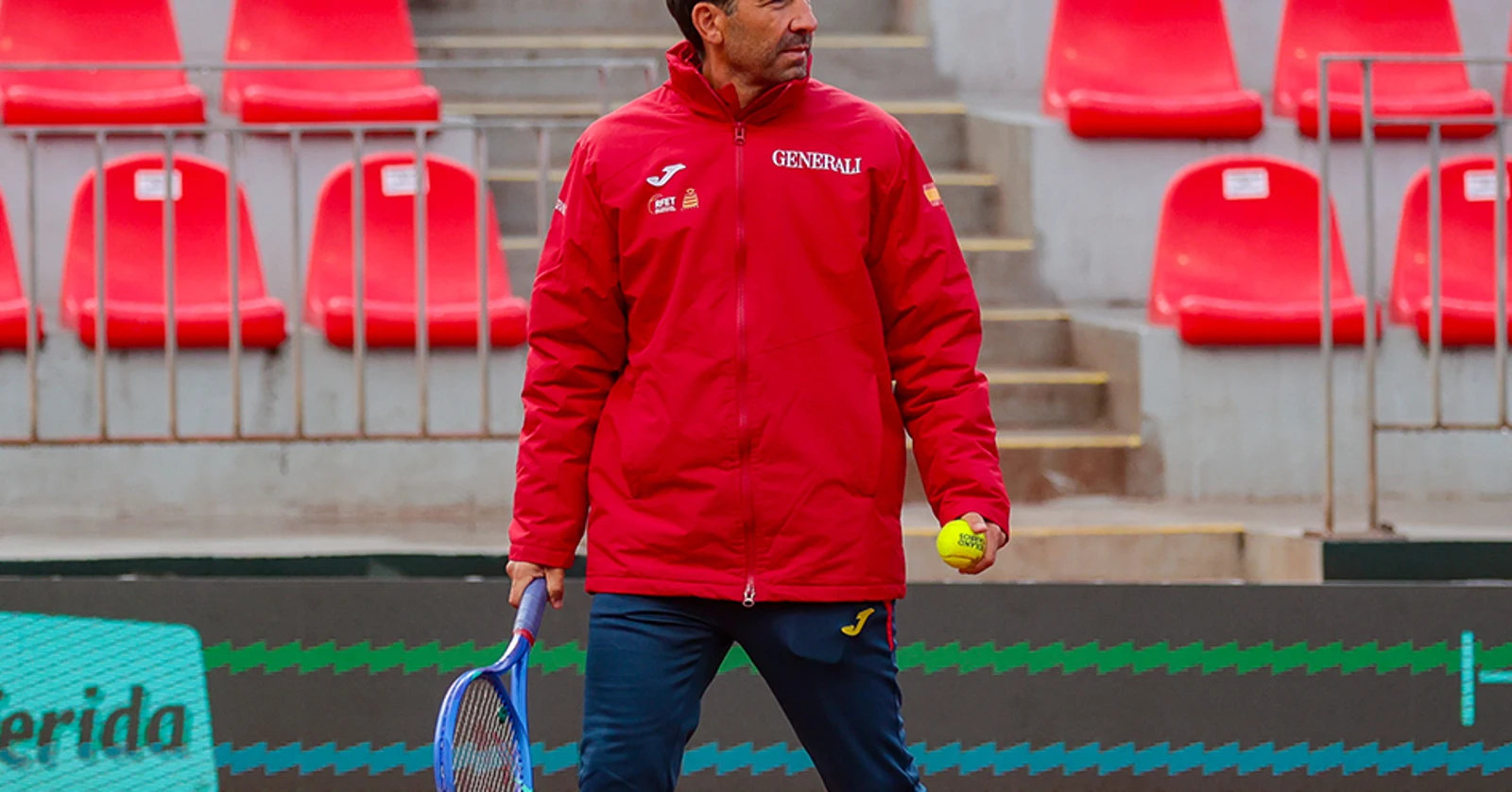 Photo: antena3.com Marc lopez entrenamiento armada copa davis