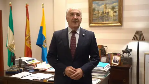 Landaluce anuncia que dejará la alcaldía de Algeciras Landaluce anuncia que dejará la alcaldía de Algeciras el 25 de octubre y defiende su inocencia