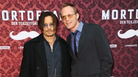Paul Bettany y Johnny Depp Paul Bettany y Johnny Depp
