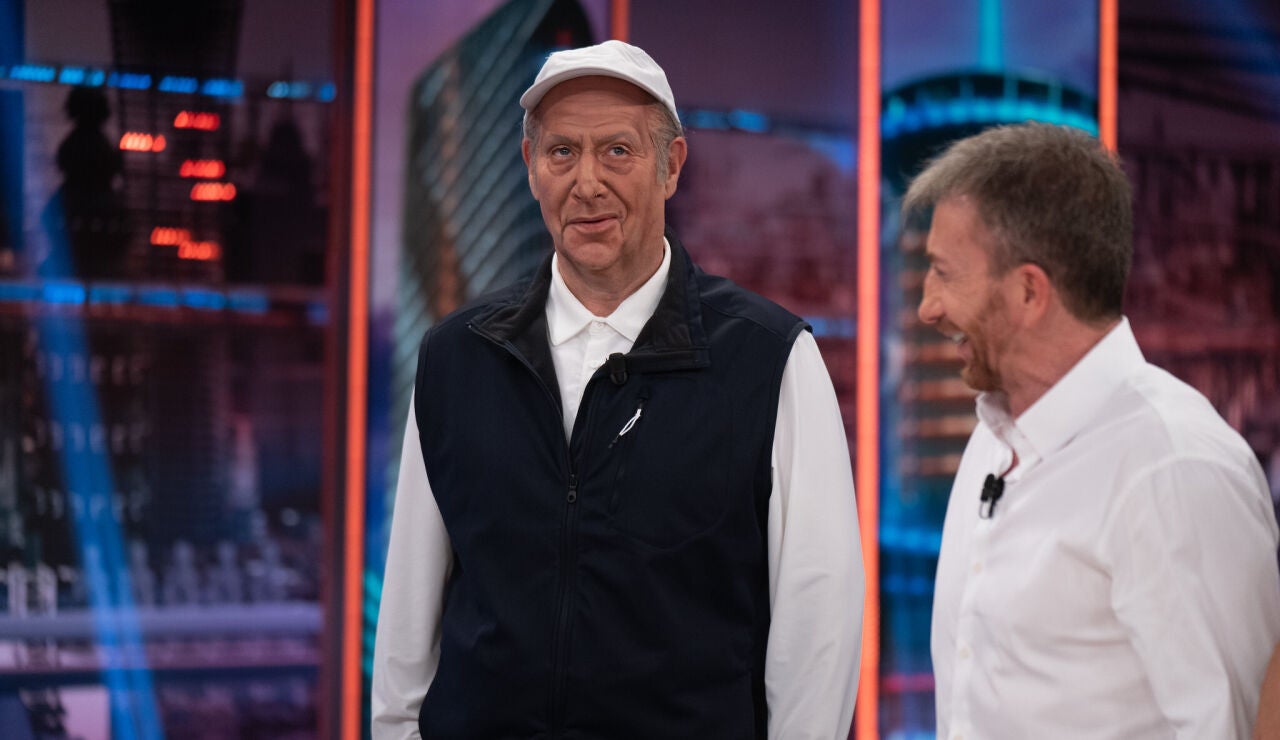 El rey emérito Juan Carlos I se cuela en El Hormiguero de la mano de Carlos Latre Alt imagen