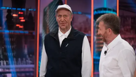 El rey emérito Juan Carlos I se cuela en El Hormiguero de la mano de Carlos Latre El rey emérito Juan Carlos I se cuela en El Hormiguero de la mano de Carlos Latre