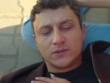  Sahin pide que lo maten y acaba dispar&aacute;ndose delante de Nare