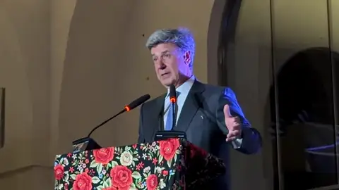 Cayetano Martínez de Irujo Cayetano Martínez de Irujo