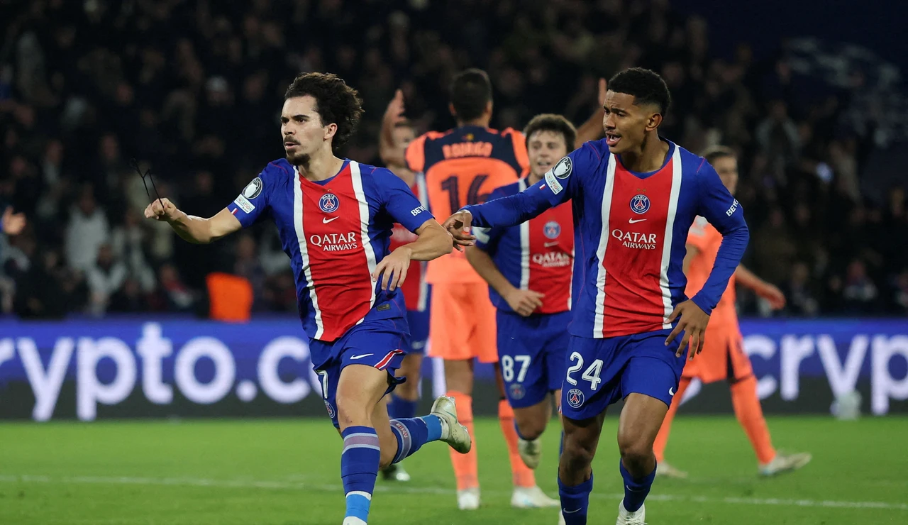 Vitinha celebra su gol ante el Barcelona