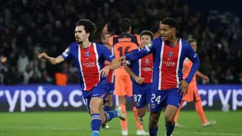 Vitinha celebra su gol ante el Barcelona Vitinha celebra su gol ante el Barcelona