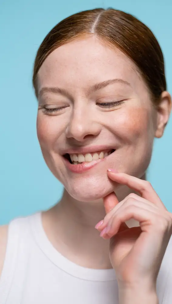 Mujer sonriendo Mujer sonriendo