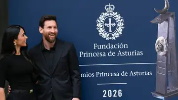 Leo Messi con Antonela Roccuzzo en Oviedo Leo Messi con Antonela Roccuzzo en Oviedo