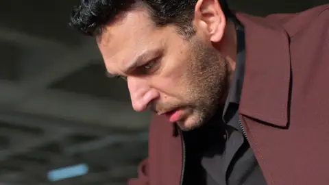 Serhat se toma la justicia por su mano y puede acabar en prisión Serhat se toma la justicia por su mano y puede acabar en prisión
