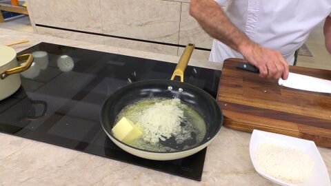 Prepara la salsa al cava