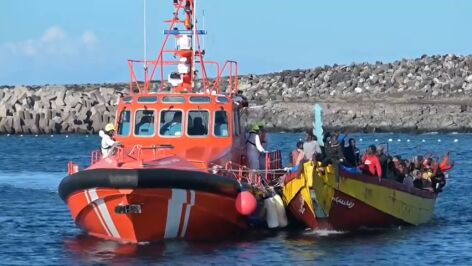 La Guardia Civil investiga la muerte de un menor arrojado al mar desde una patera llegada a El Hierro