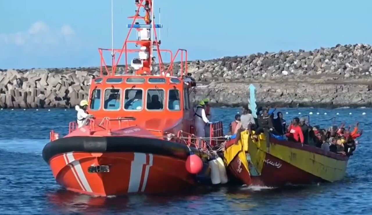 La Guardia Civil investiga la muerte de un menor arrojado al mar desde una patera llegada a El Hierro
