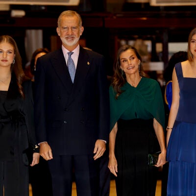 Leonor, Felipe, Letizia y Sof&iacute;a en el concierto de los Premios Princesa de Asturias 2026