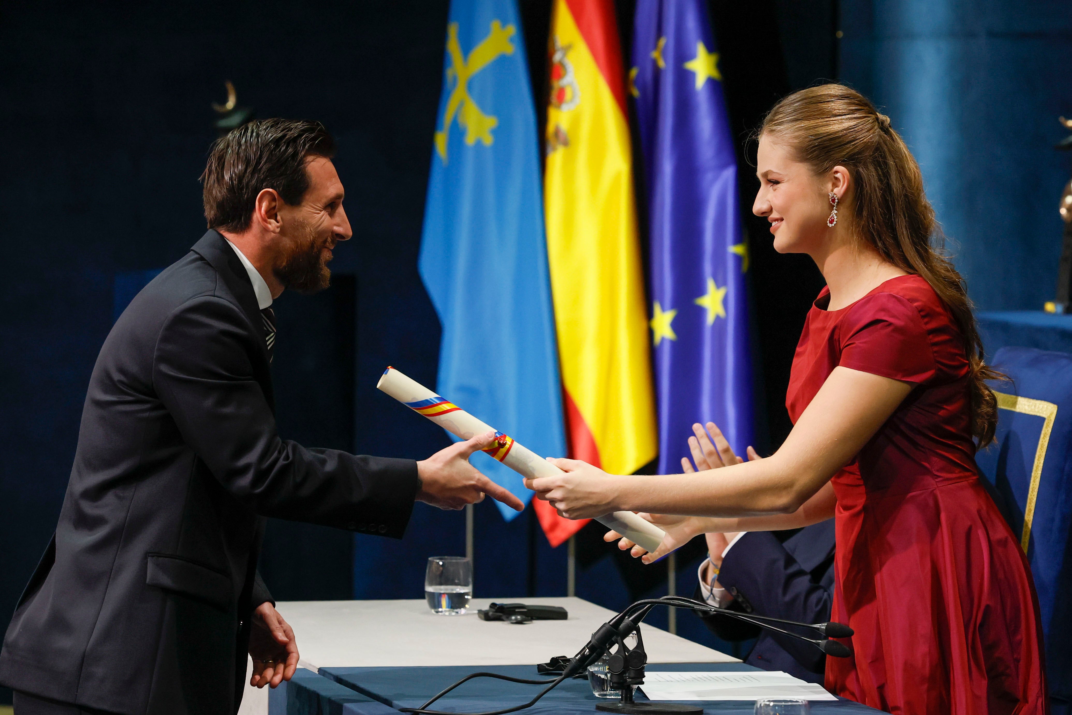 VÍDEO | Así recibió Leo Messi el Premio Princesa de Asturias de los ...