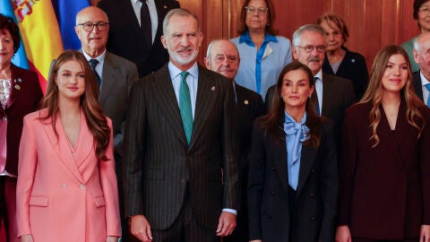 La princesa Leonor, el rey Felipe VI, la reina Letizia y la infanta Sofía durante los actos previos a los Premios Asturias