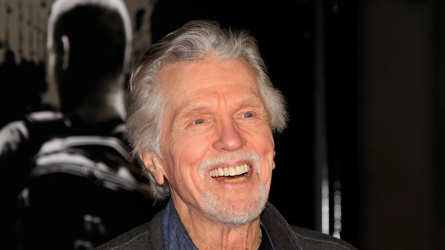 Tom Skerritt Tom Skerritt