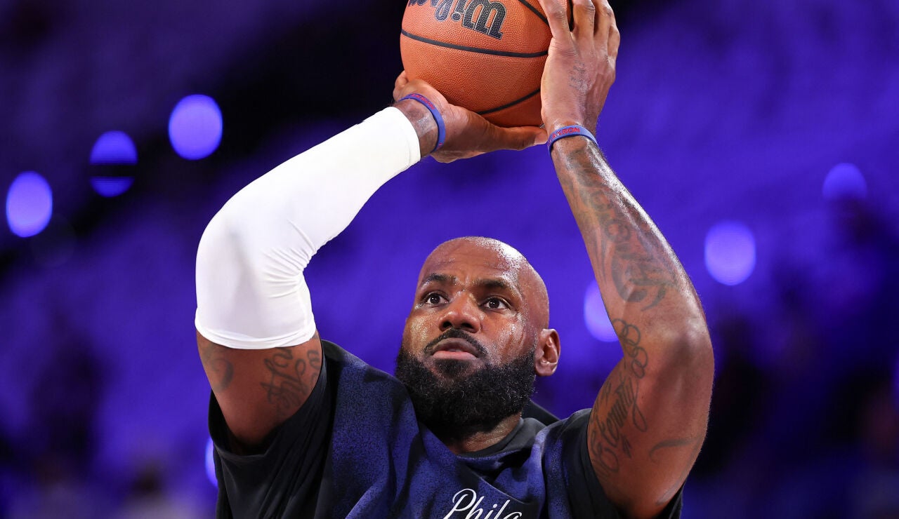 LeBron James, calentando con los Cleveland Cavaliers